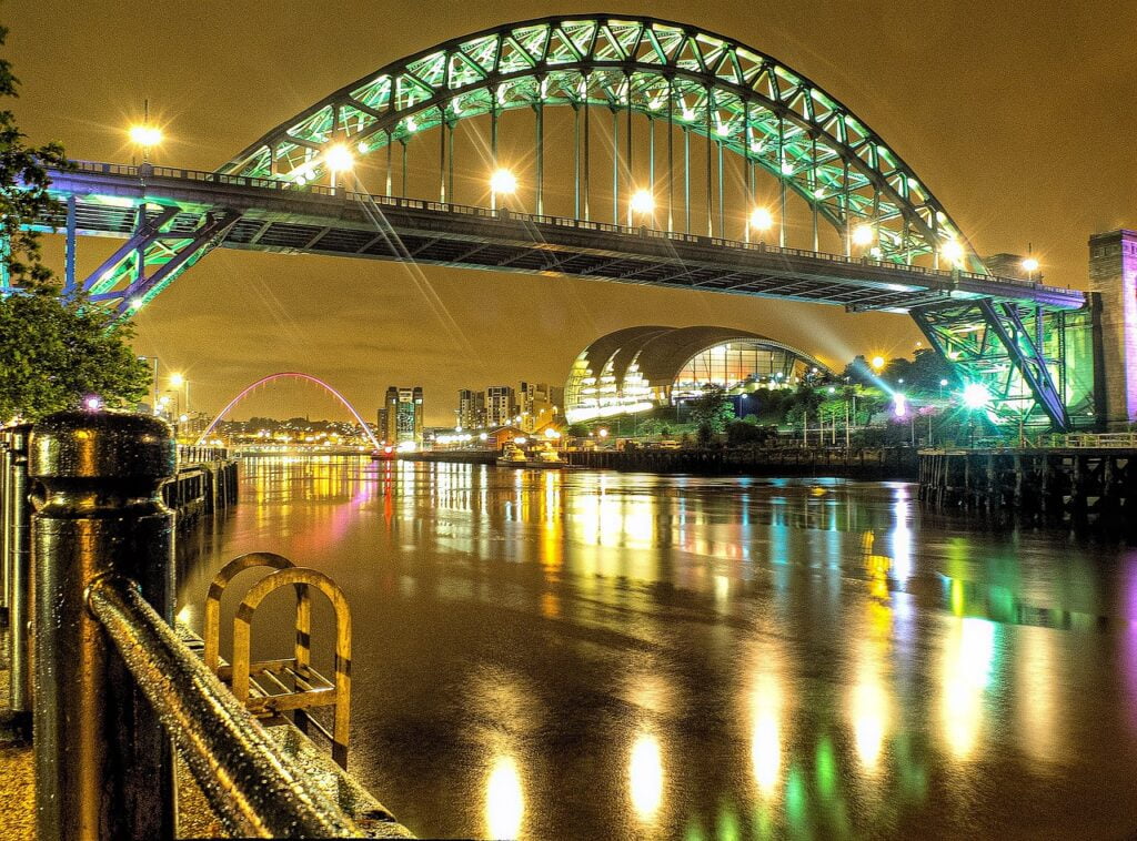 newcastle, night, lights-2377058.jpg